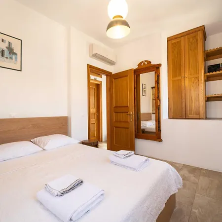 Alexandros Hébergement de vacances Meyísti