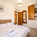 Alexandros Hébergement de vacances Meyísti